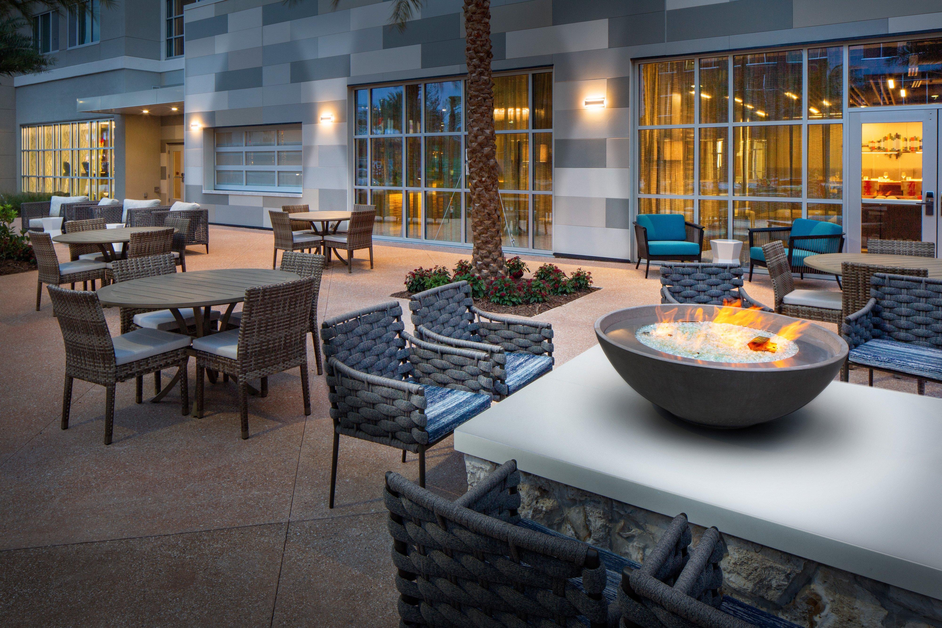 Hotel Indigo Gainesville-Celebration Pointe By Ihg Exterior photo